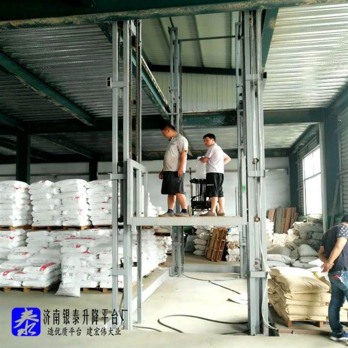 大吨位导轨式升降机型号