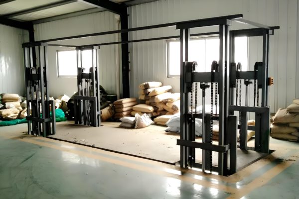大型液压升降货梯应用于工业厂房