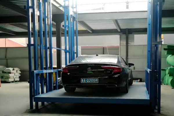 专业工厂液压升降货梯为工厂货物搬运保驾护航