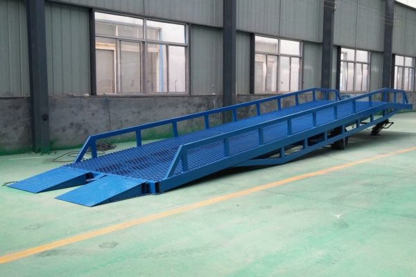 移动式液压登车桥