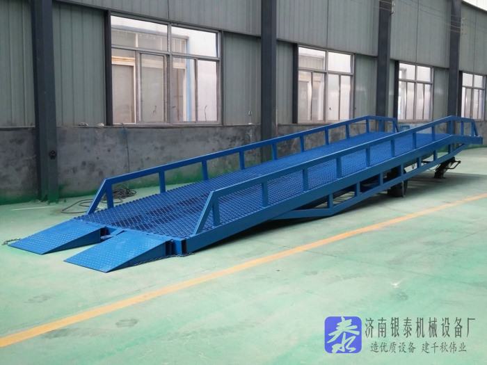 集装箱登车桥结构图